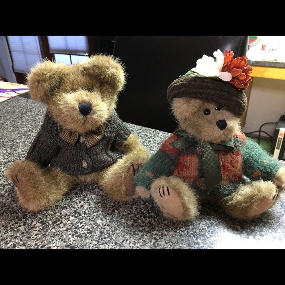 Boyd’s Bears Mr. & Mrs. Trumbull Beautiful Set